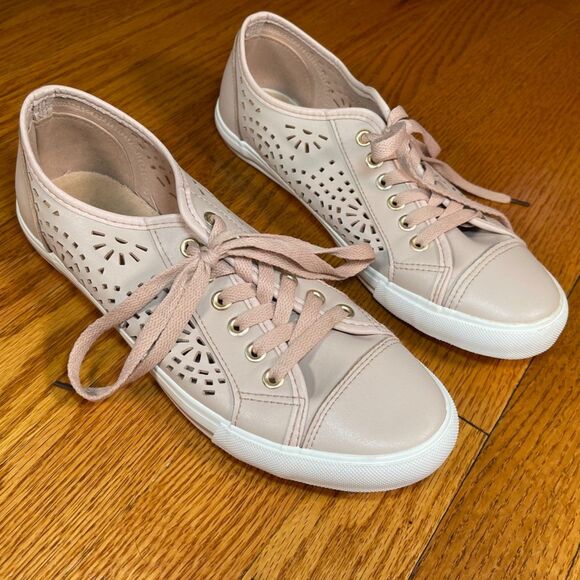 Restricted | Blush Pink Eyelet Sneakers | Size 9 - Picture 1 of 11